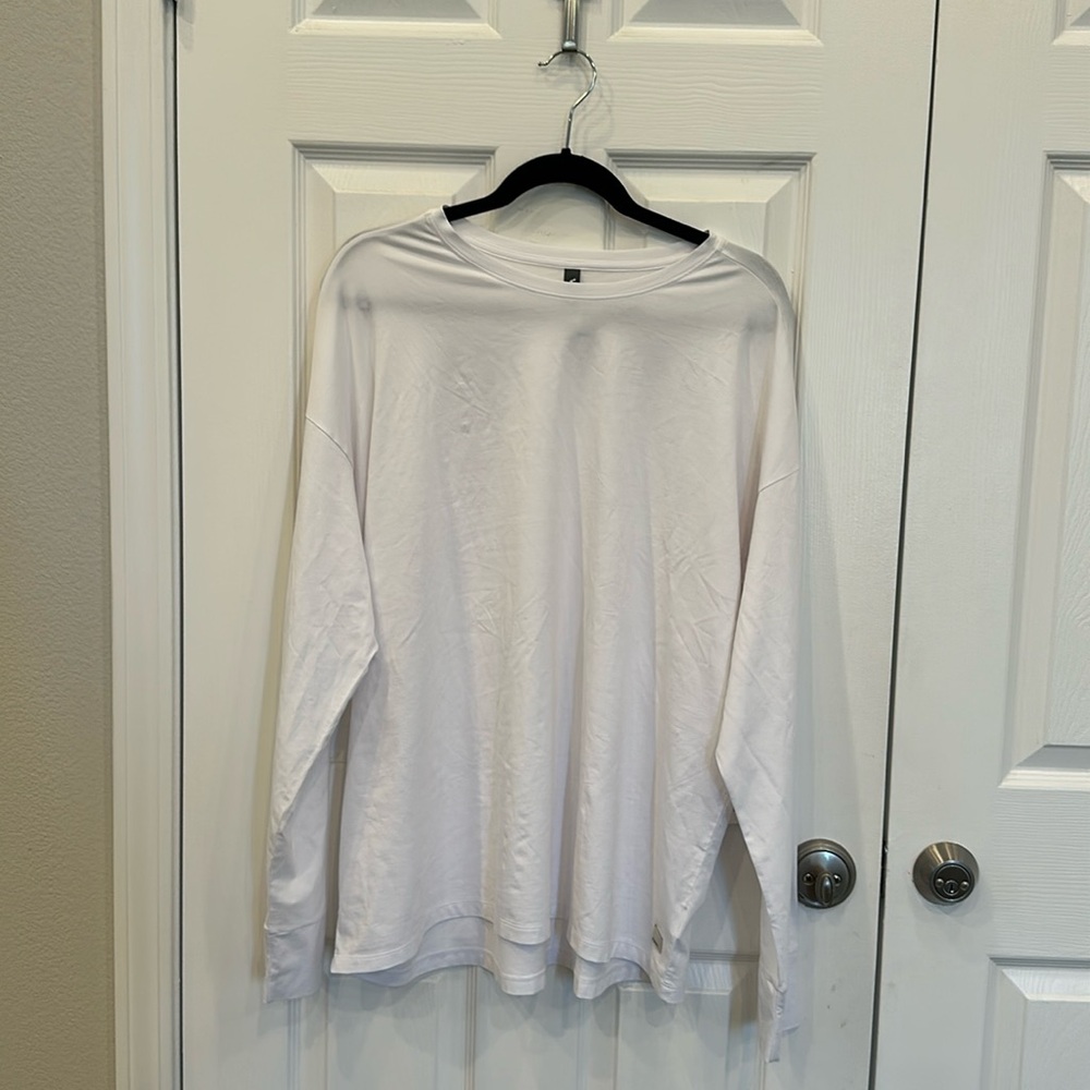 Vuori fitness long sleeve shirt.